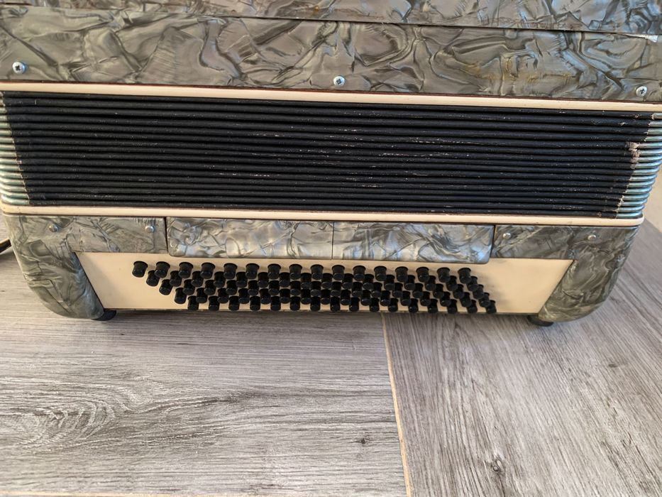 Akordeon BFA Muza Polonez 80 Basów 42x40x19 cm Do Renowacji