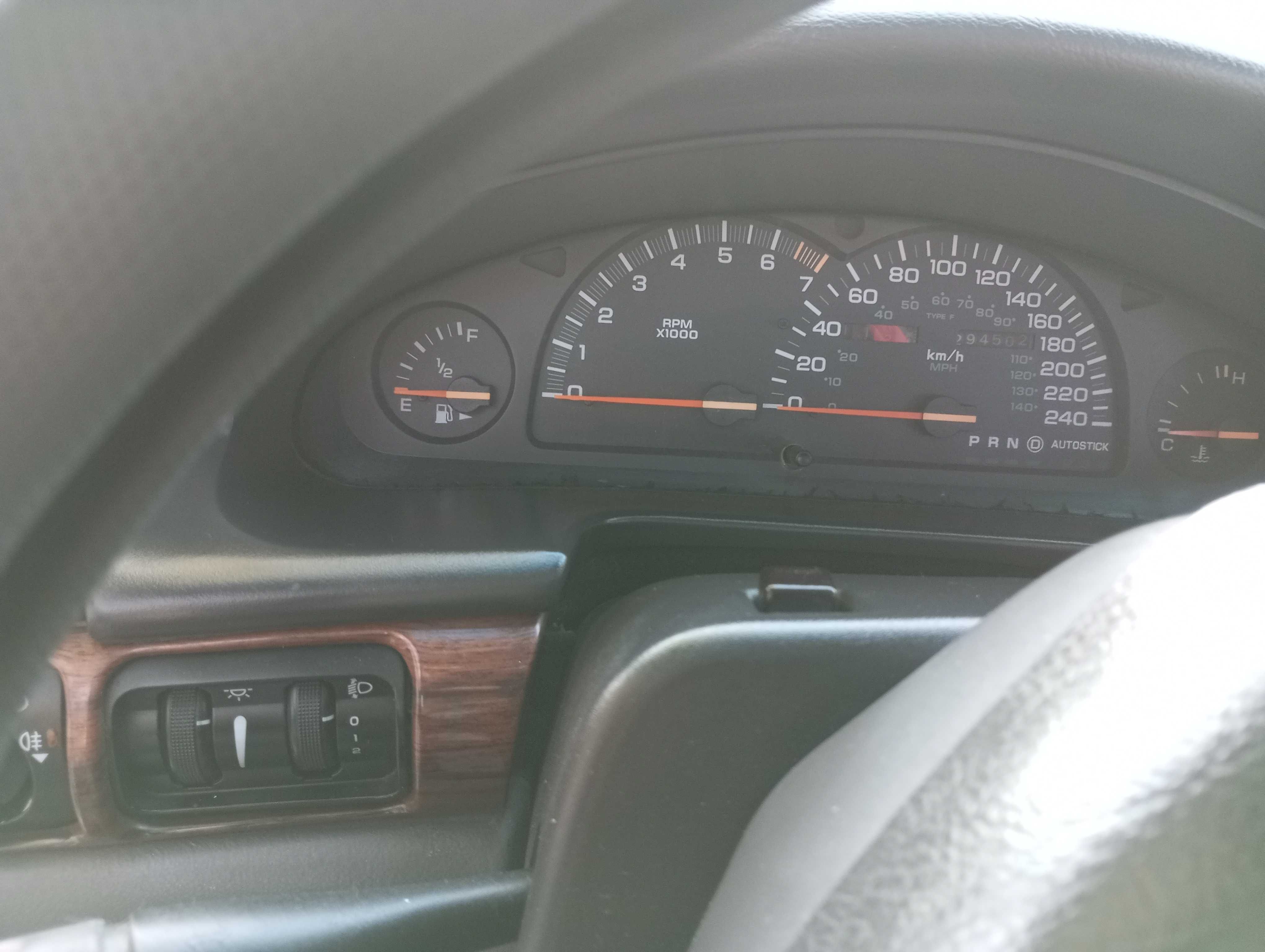 Продам Chrysler Vision 3,5 V6 24 valve 214 л.с. 1997 г.в. 2700 у.е.