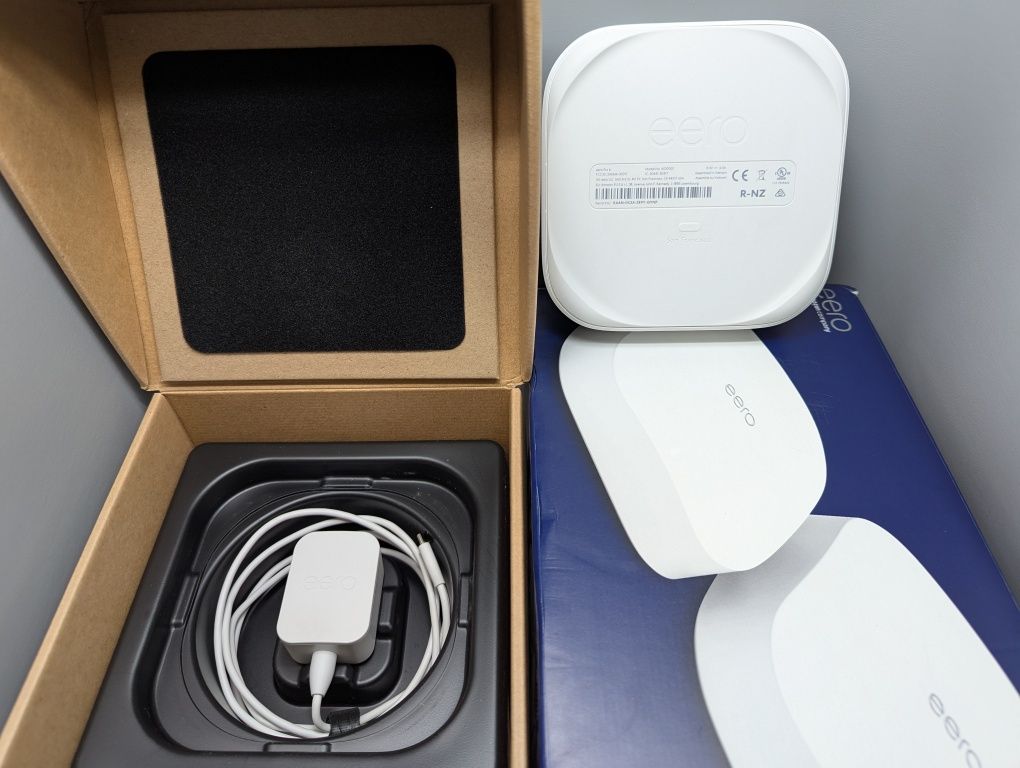 Wi-Fi Роутер Eero 6 Pro Dual-Band Mesh System Apple HomeKit
