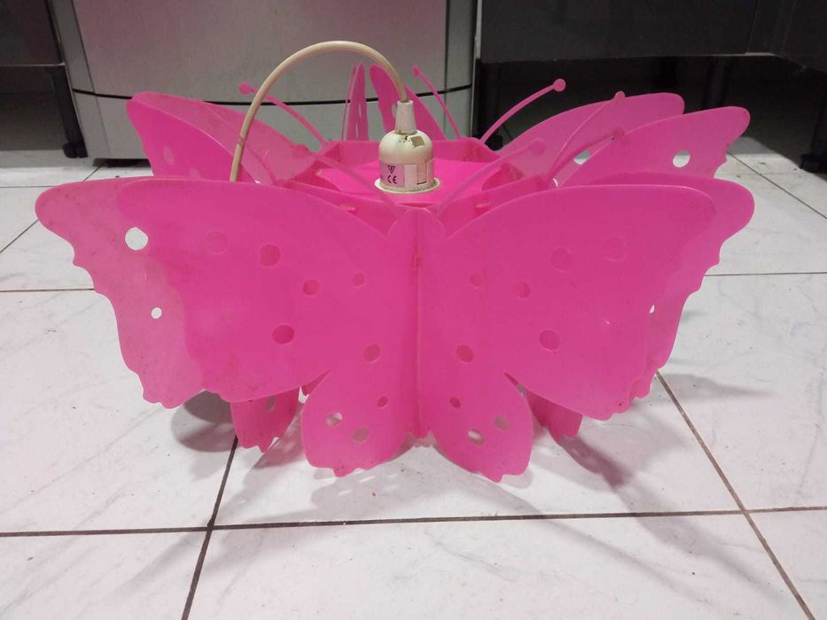2 candeeiros de teto, borboletas cor-de-rosa