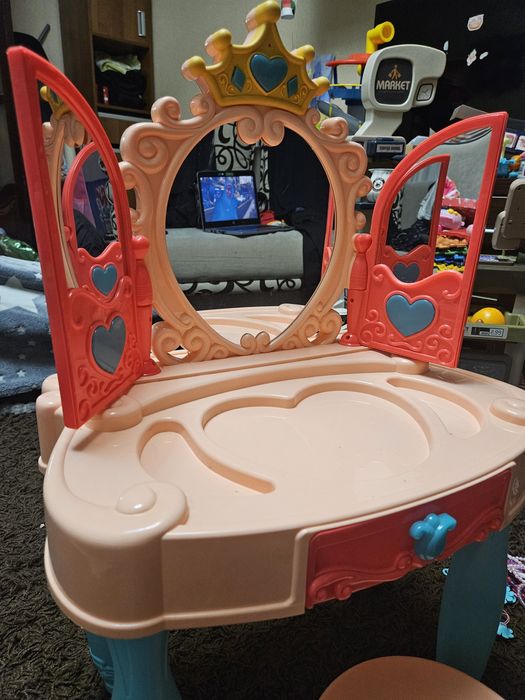 Дитяче трюмо для дівчаток