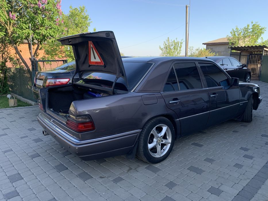 Mersedes-Benz E200