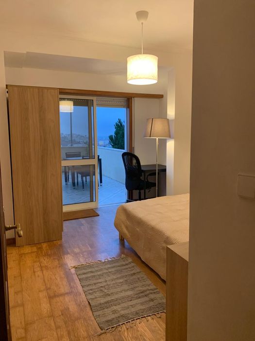 3 Quartos Amplos Para Arrendar em Casa Remodelada