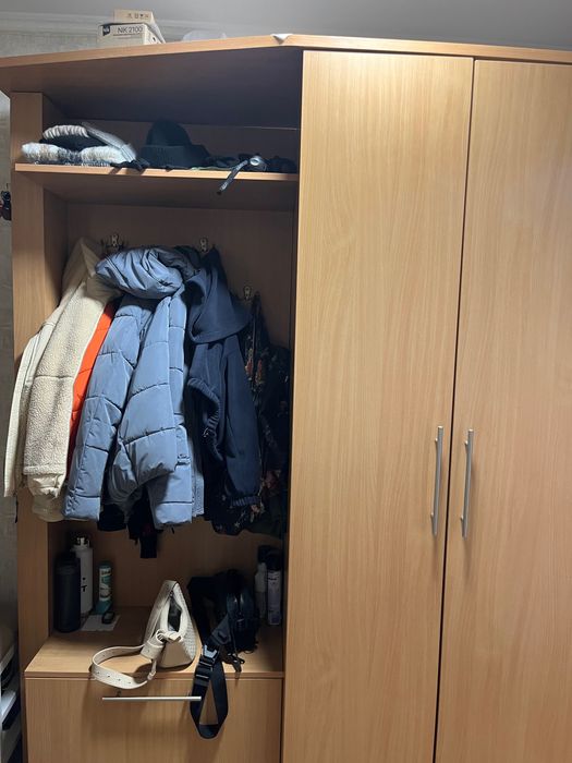 Продаю шафу в прихожу