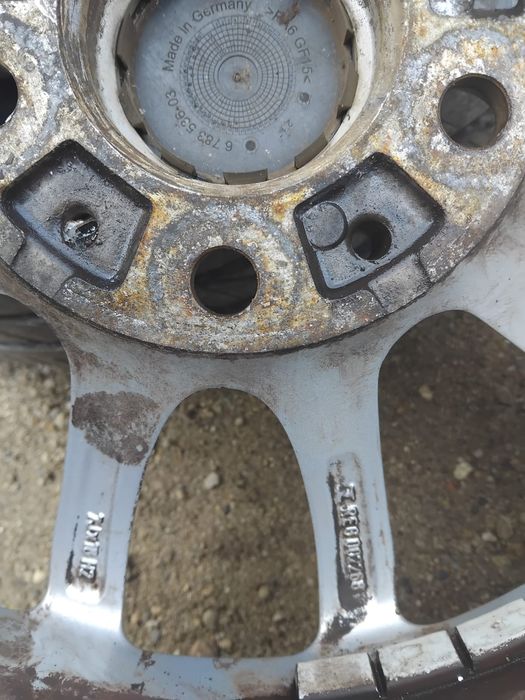 Felgi aluminiowe BMW 5x120 7Jx16 IS40