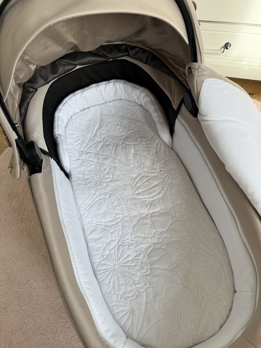 Cybex Priam 4.0 Simply Flowers Beige gondola