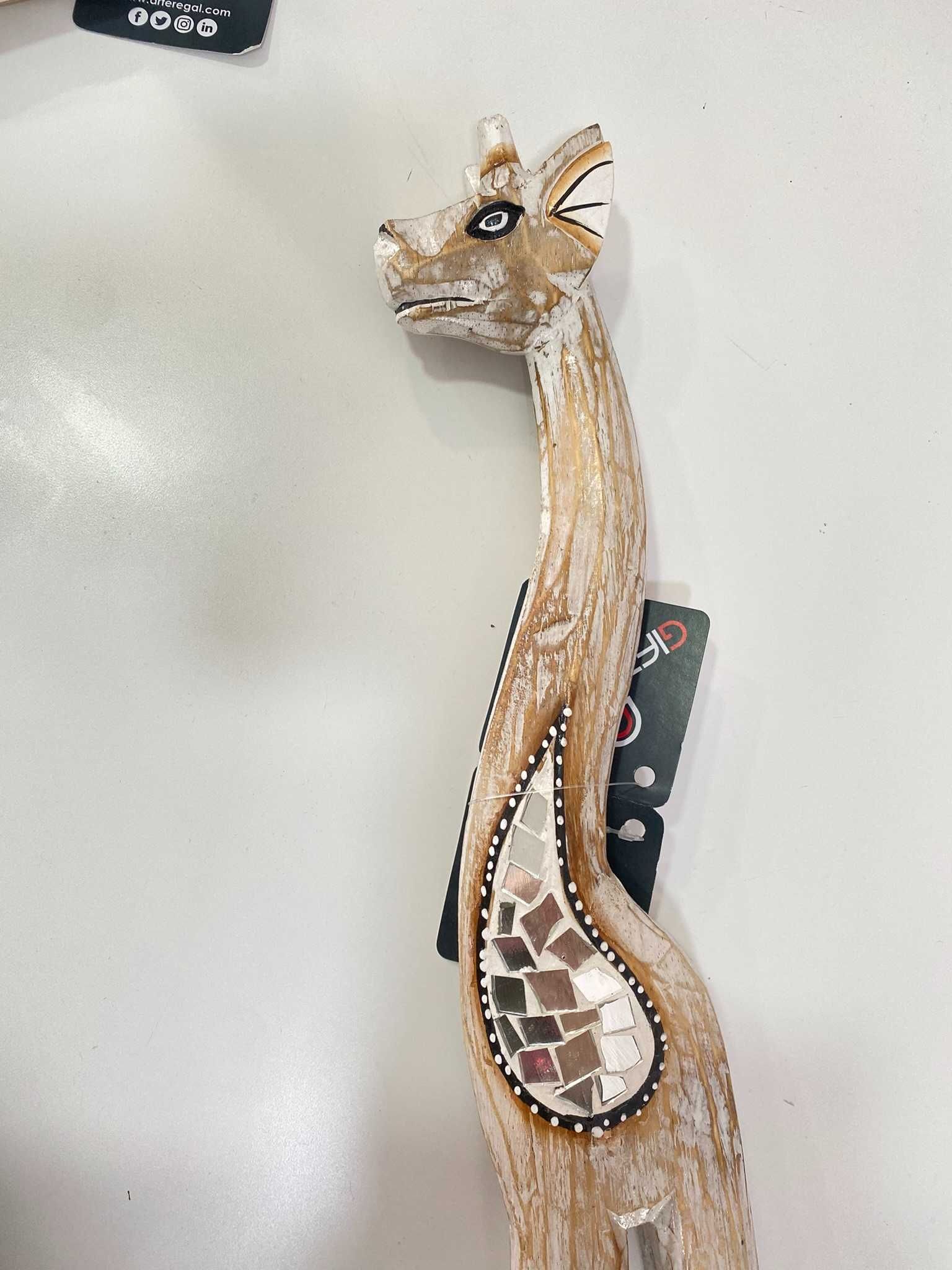 Conjunto de 2 girafas madeira