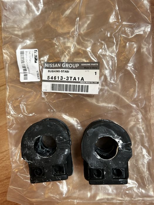 Оригінальні втулки стабілізатора NISSAN  54613-3TA1A