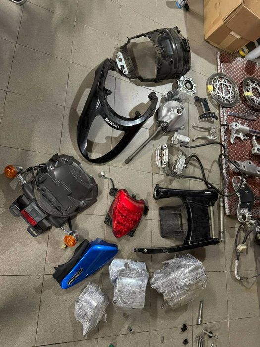 Разборка Suzuki M109R, GSX 750 R