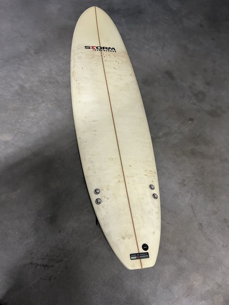 Prancha de Surf, capa FCS e fato Billabong