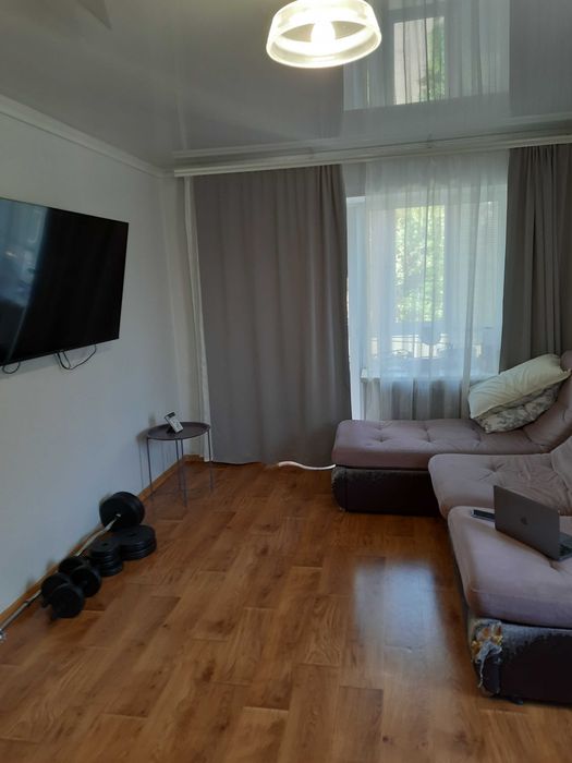 Продам 1-но комнатную квартиру в центре р-н Вала