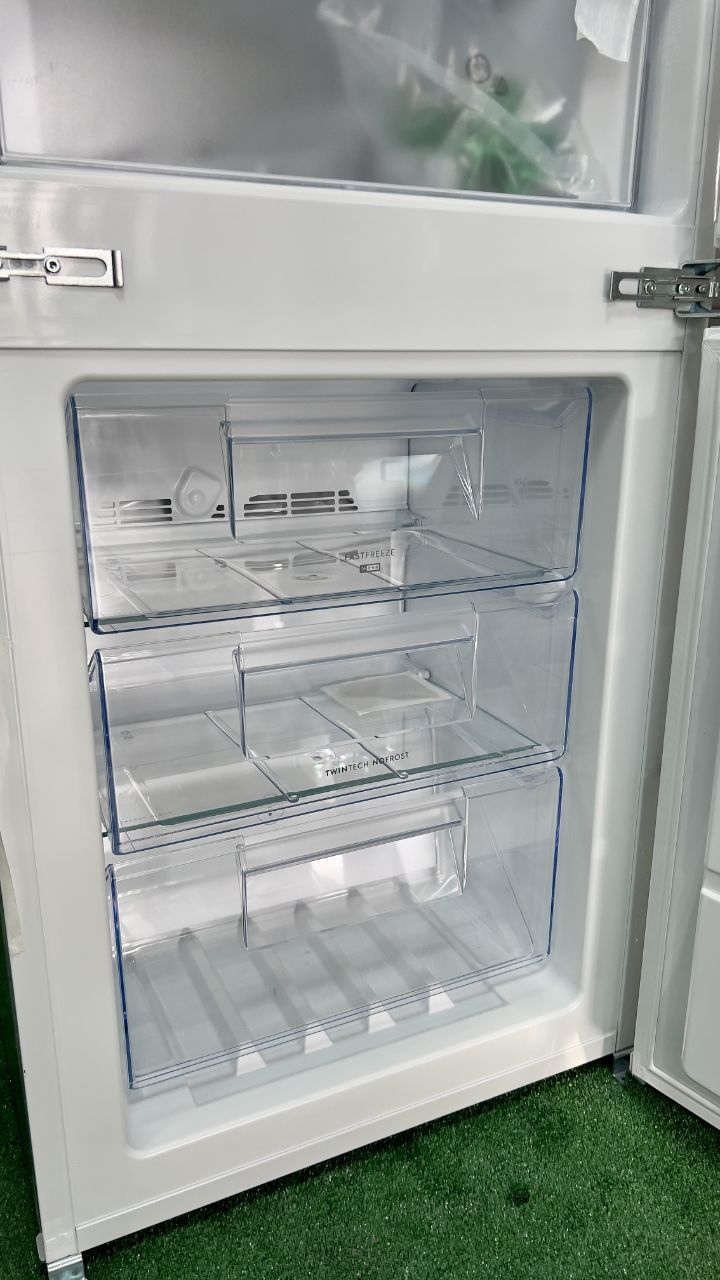 Новий холодильник під вбудову Electrolux ENT8TE18S3