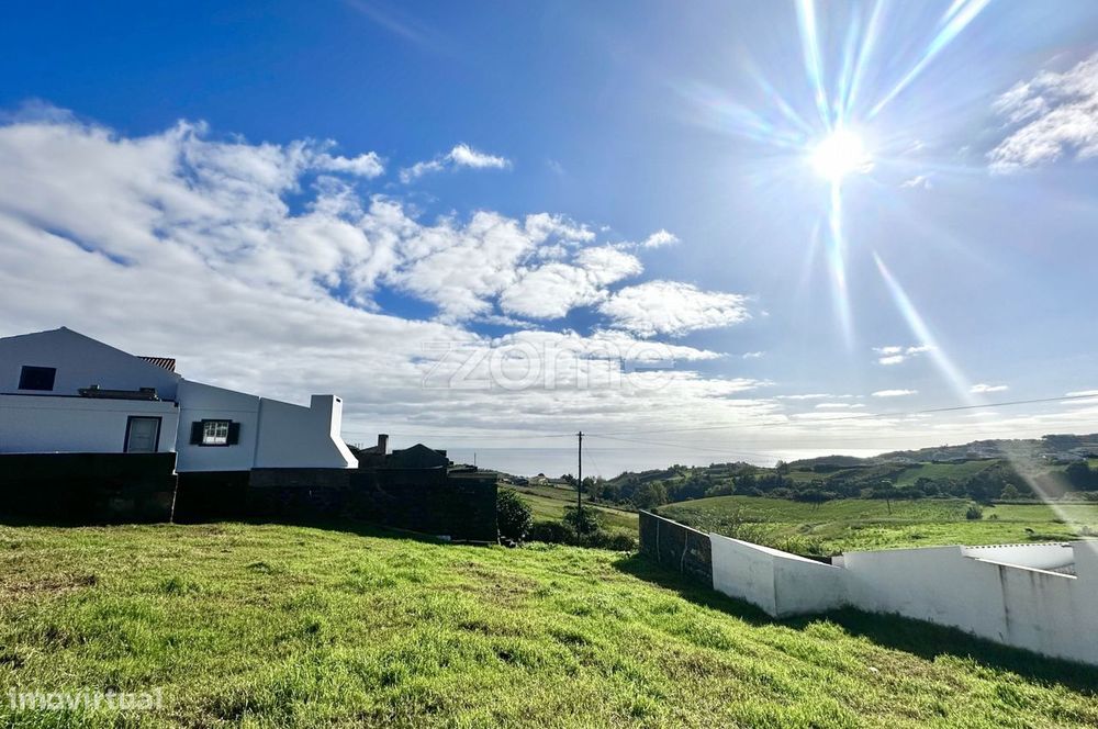Terreno Urbano com Vista Mar e Campo – Lomba do Pomar, Povoação