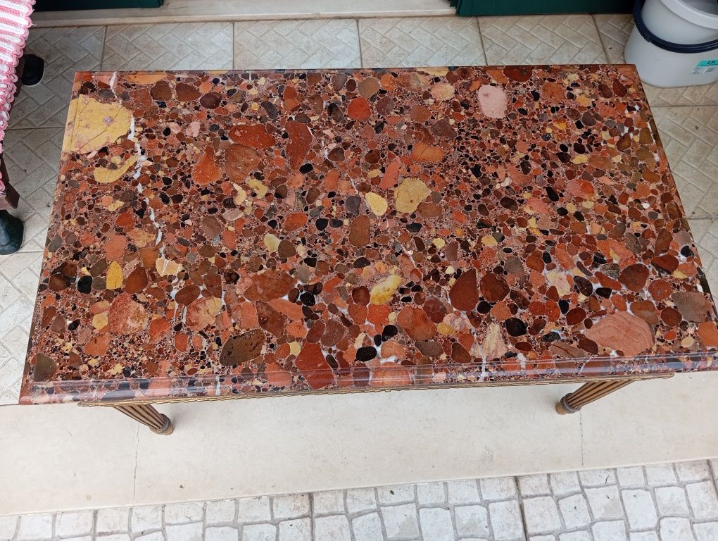 Mesa de apoio com tampo em brecha da Arrábida