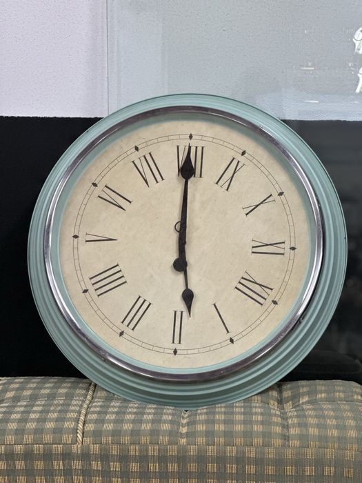 Relógio de parede    –            Semi Novo