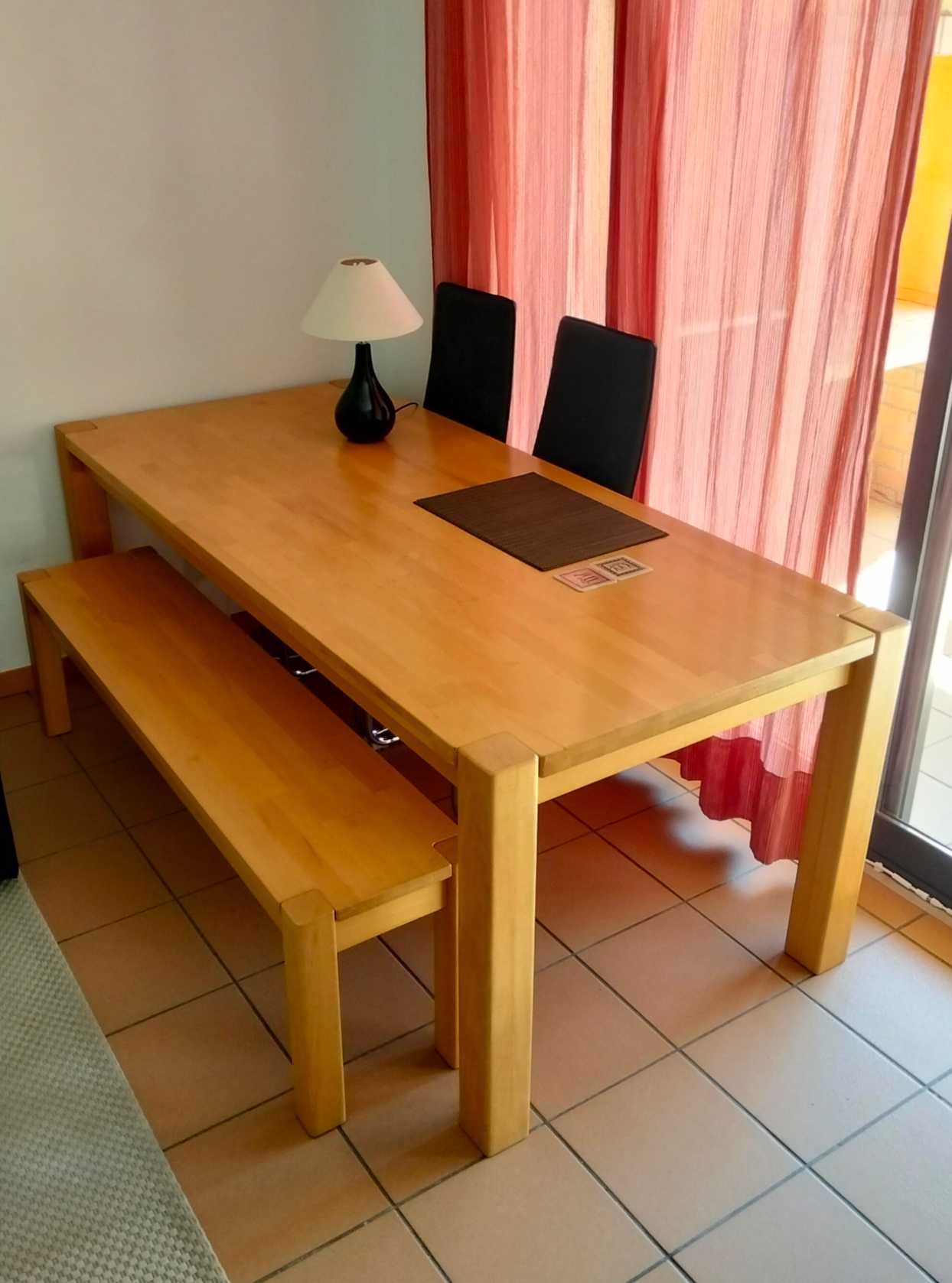 Dining Table + Bench seat   (Mesa de Jantar + Banco)