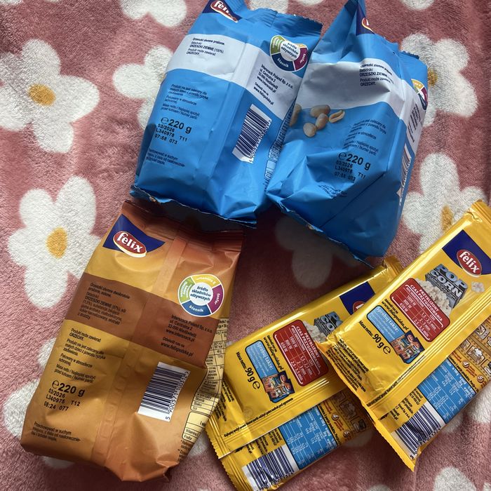 Zestaw przekasek orzeszki ziemne felix z pieca prazone popcorn maslany