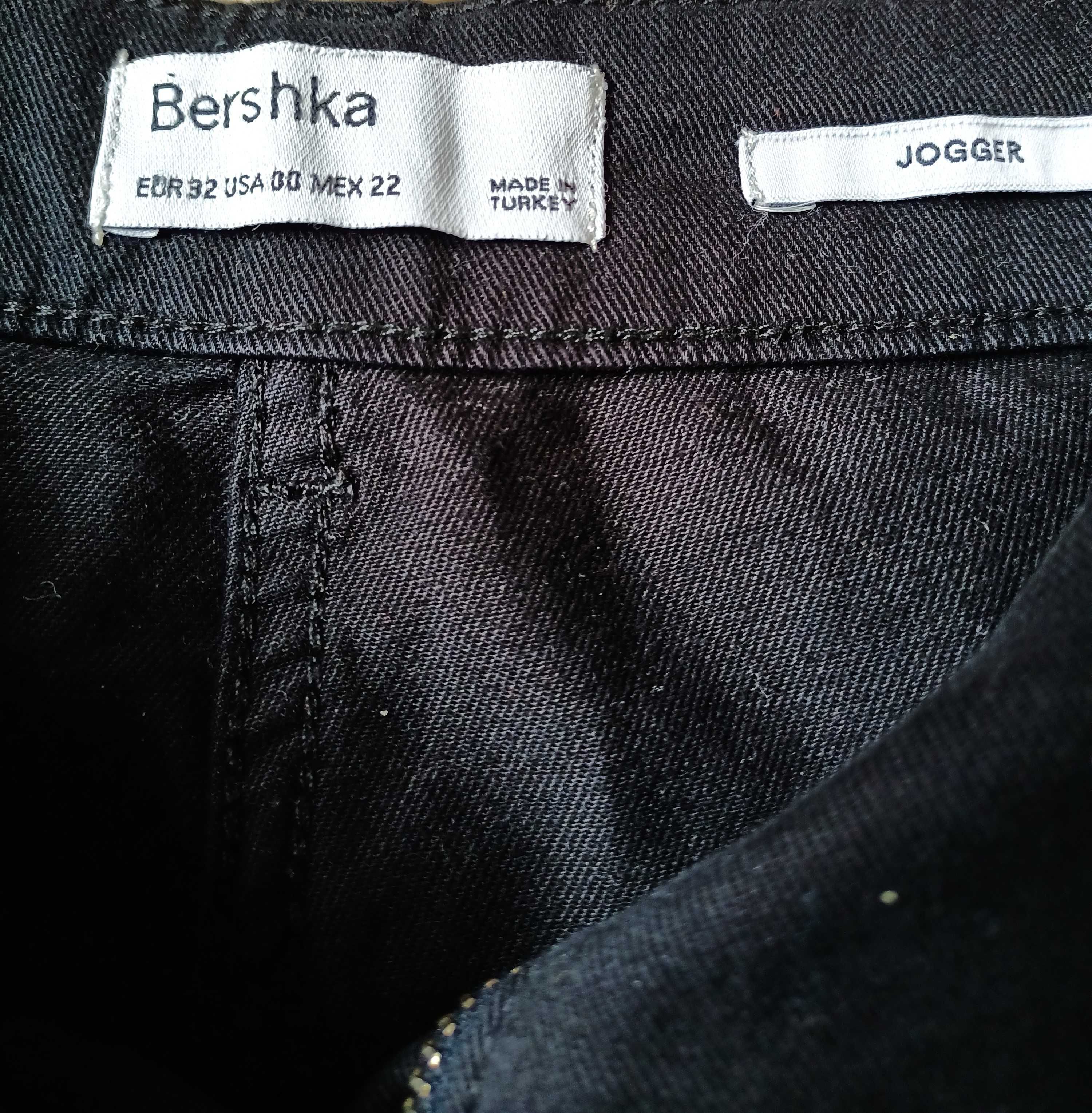 Spodnie  Bershka -  rozmiar 32