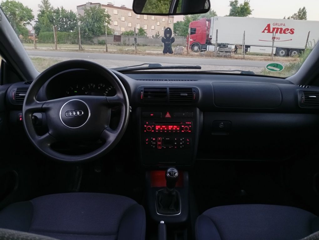 Audi A3 8L 1.6 MPI 102KM 5 Drzwi
