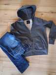 Zestaw bluza Reserrved i spodnie jeansowe  YFK na rozmiar 152  OKAZJA