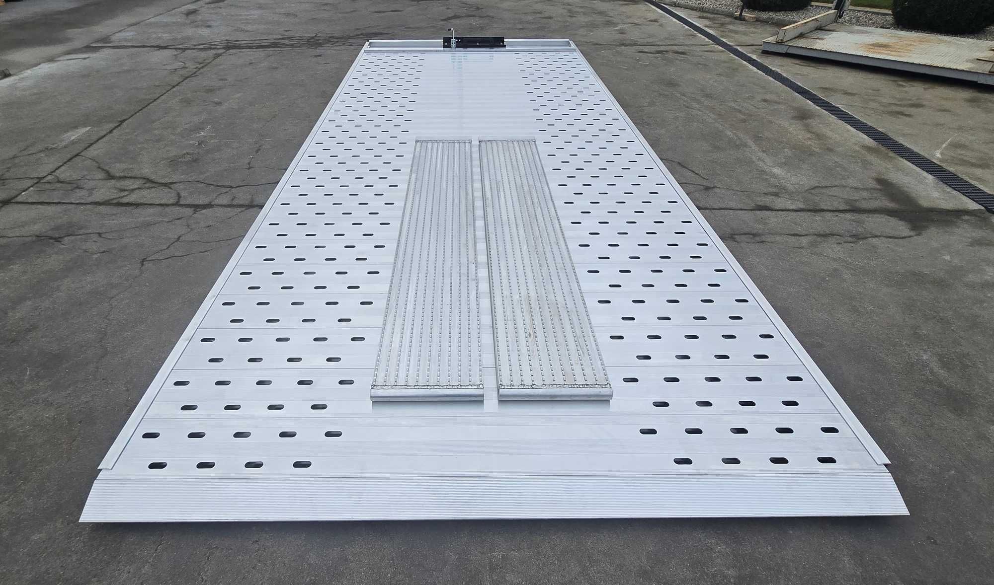Platforma ALU 4500x2100mm + najazdy Najazd Autolaweta Cert. VDI 2700
