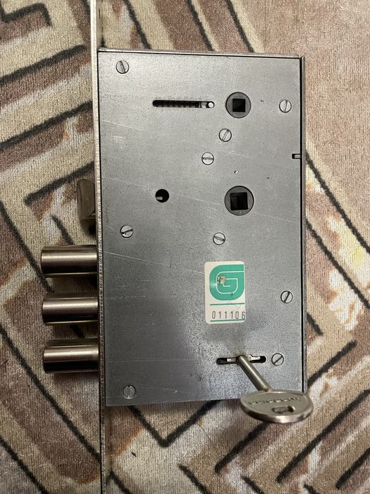 Замок врезной Гардиан 3012