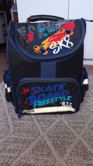 Plecak tornister dla chłopca granatowy Skate usztywniany Looz