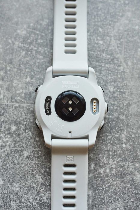 Garmin Forerunner 945 LTE White нові