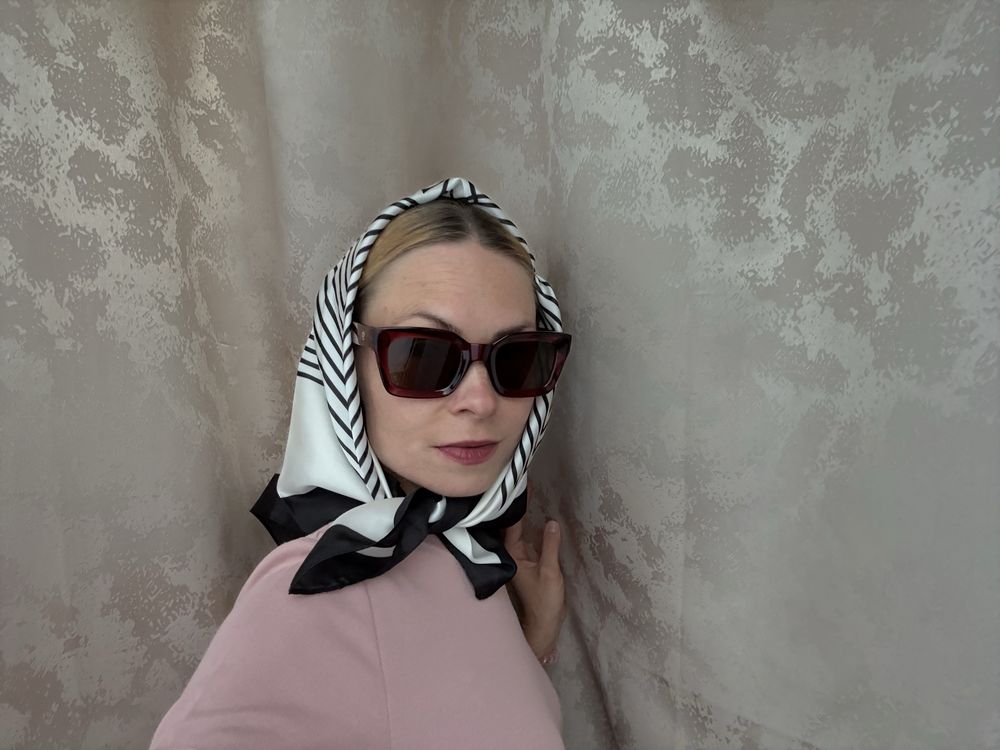 Шовкова хустка штучний шовк Шовковий шарф toteme Шелковый платок шарф