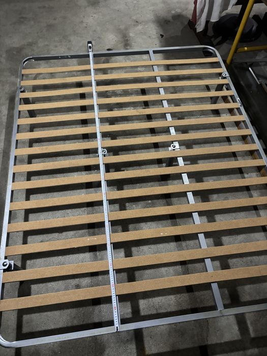 Base sommier de cama de casal metálica com ripas de madeira 1,60x2m