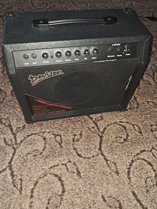 Комбоусилитель для електрогитары