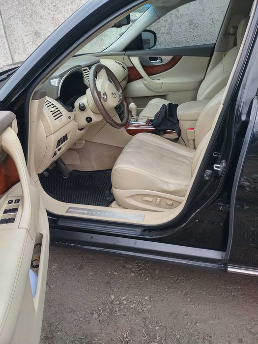 Продам Infiniti fx 5.0