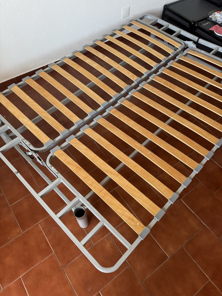 Sofa-cama 3 lugares com colchao e capa protetora incluida