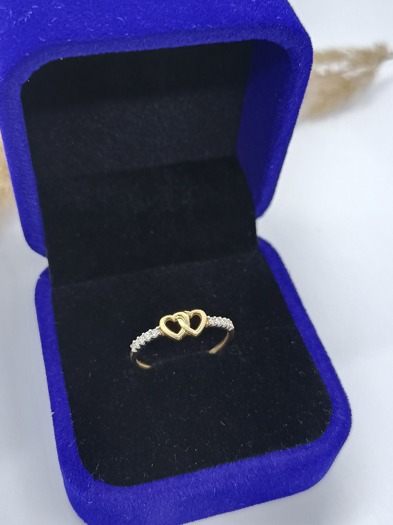 Uroczy pierścionek ze złota, złoto pr 585