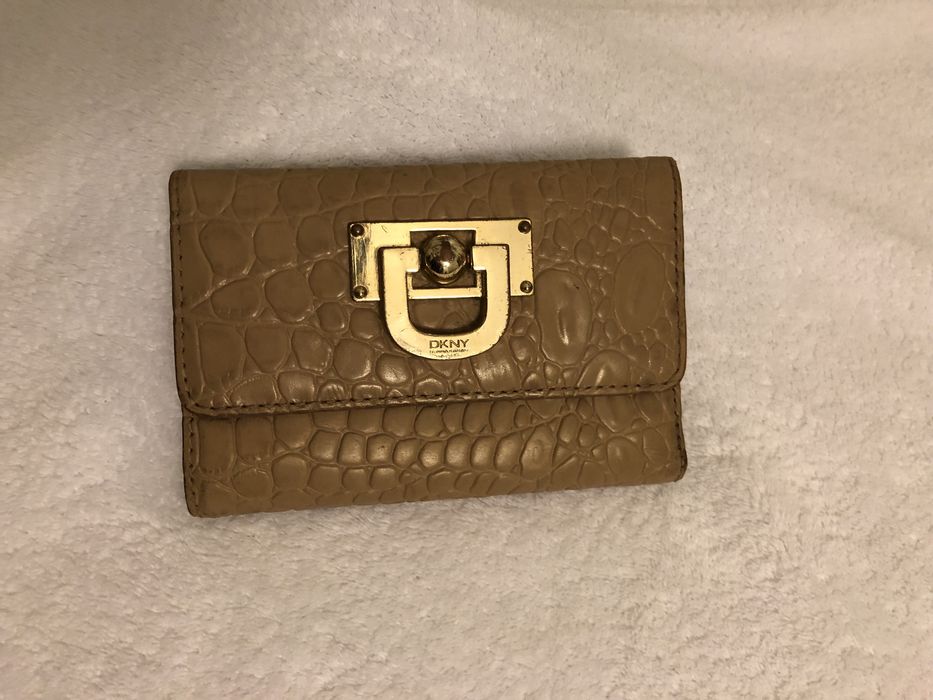 Carteira pele de crocodilo DKNY