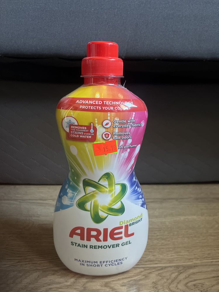 Ariel 950ml Color odplamiacz do kolorów