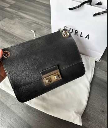 FURLA - mala em pele modelo "Bella Saffiano"