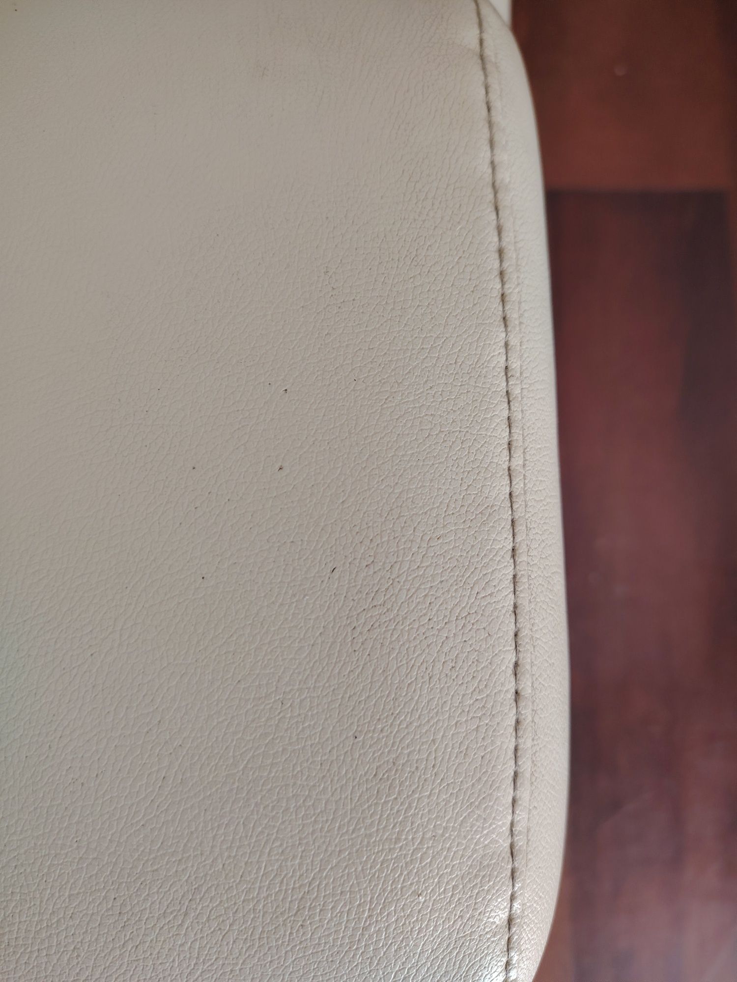 Sofá 2 lugares pele branco lavável