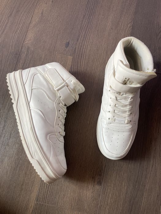 bershka високі білі чоловічі кросівки кеди кроси 43 р. 28 см устілка