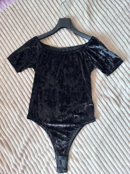 Велюровий боді чорний