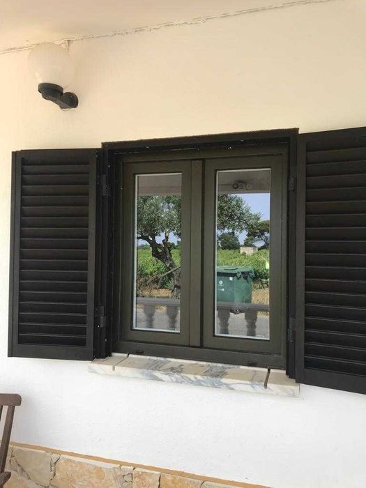 Portas e janelas em PVC A+