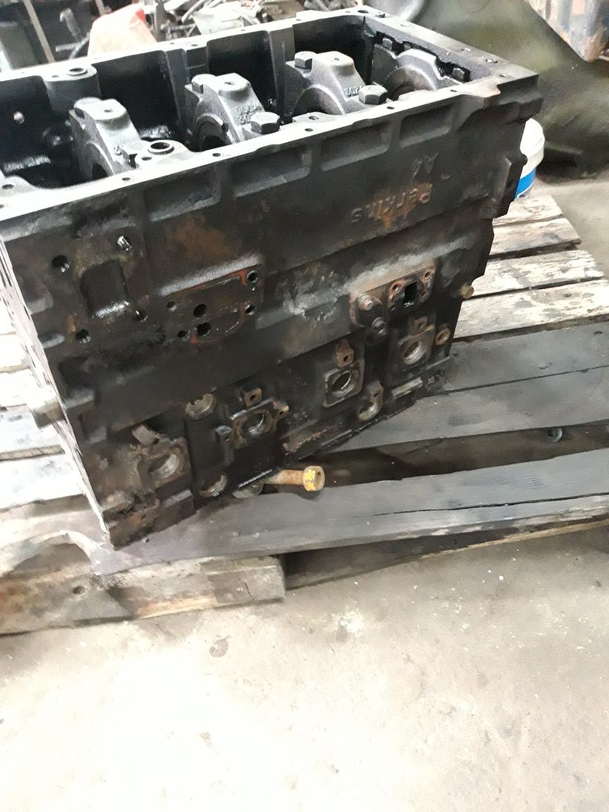 Blok silnik perkins 4cylindry  aa 80576 u665370y