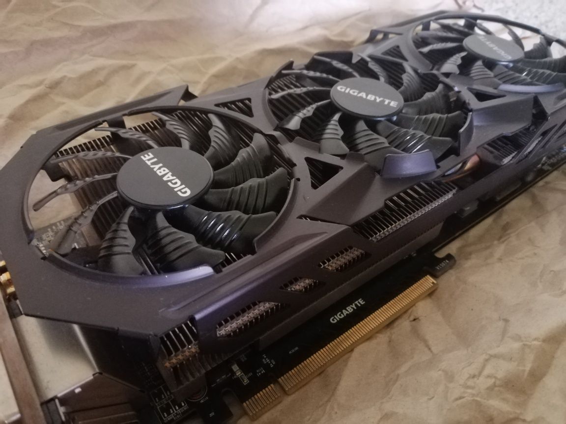 r9 fury 4gb gigabyte windforce