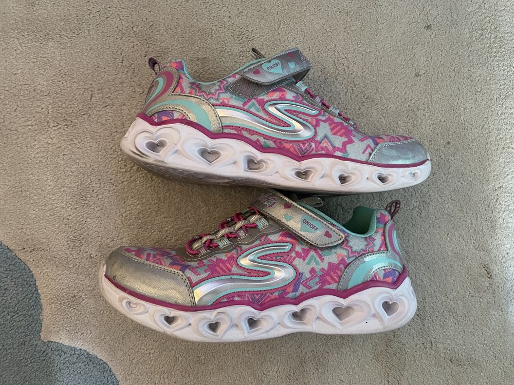 Ténis Sketchers com luzes menina