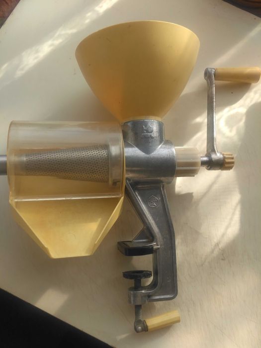 Продам соковыжималку