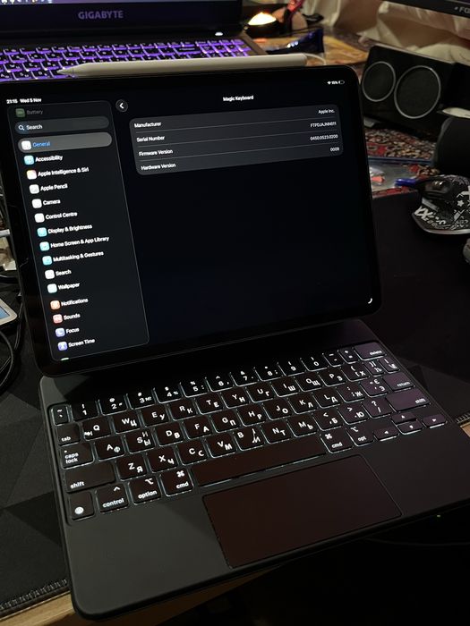 Оригінальна iPad Magic Keyboard 11 Pro a2261