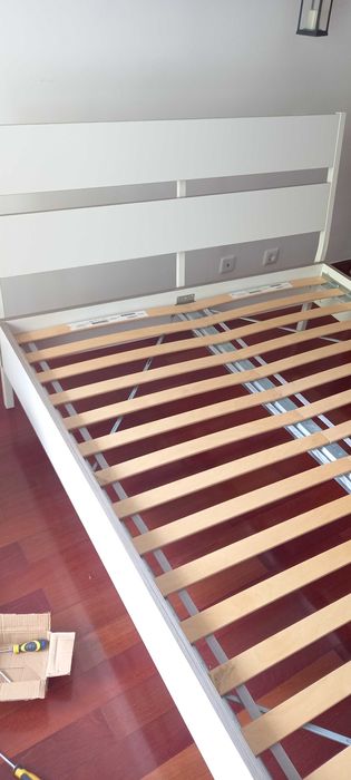 Cama robusta e moderna