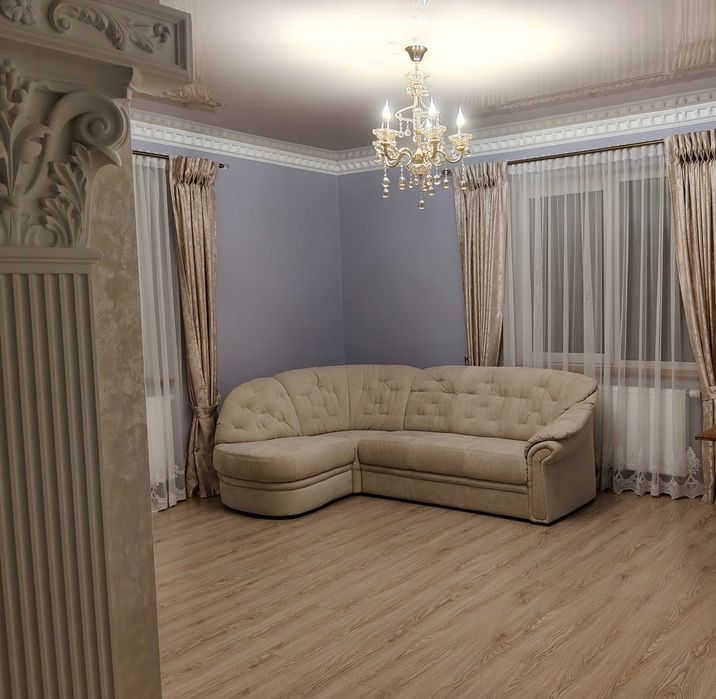 Диван кутовий в зал,на кухню,офіс