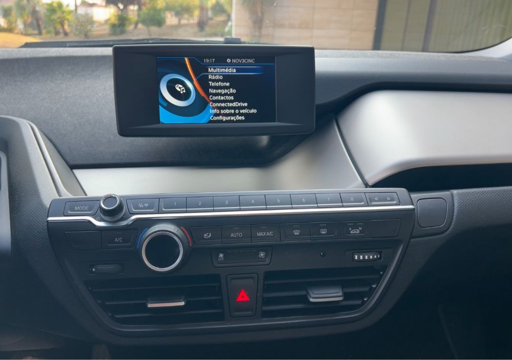 BMW i3 94Ah REx – 2017 impecavel trato financiamento