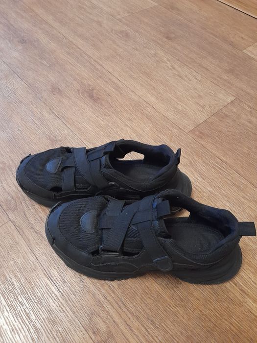 Кросівки 35р Зара ,в гарному стані